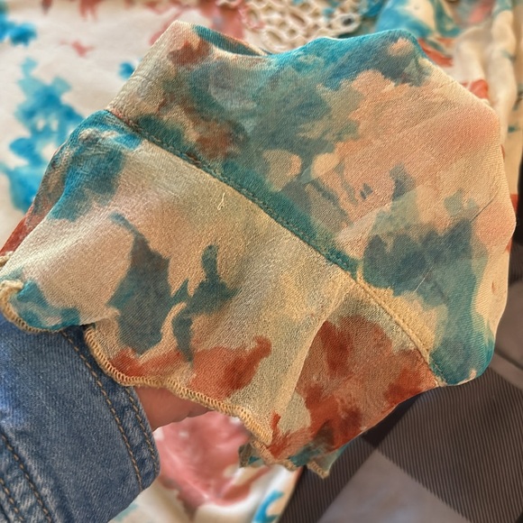 Multiples top in beige, aqua and rust. Pretty lacey yoke with brass beads. - Picture 3 of 8